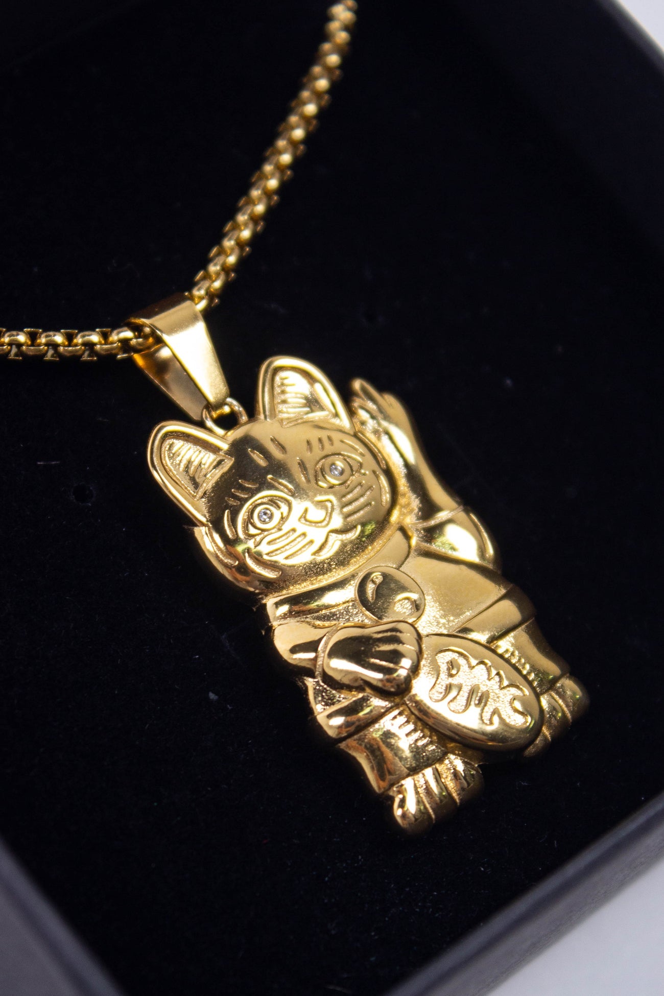 Lucky Cat Necklace Gold